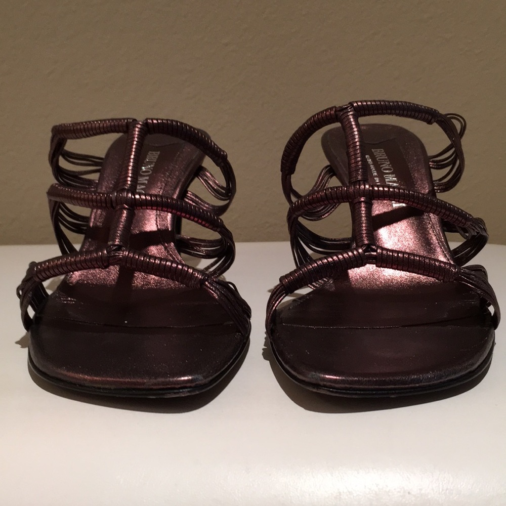 Shoe - Picture 3 of 5